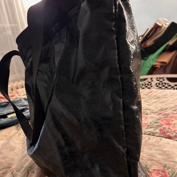 Classic Hailey Tote NWOT Crinkle Patent LeSportsac - Picture 2 of 10